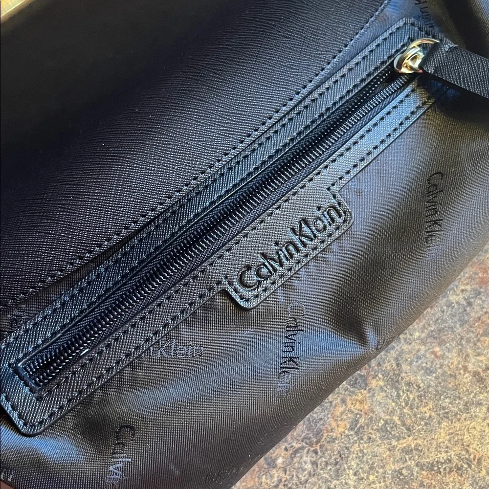 NEW Calvin Klein Cindy Saffiano Clutch Shoulder Bag β Black π€ - Picture 10 of 12